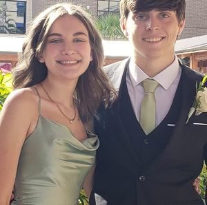 Meet your Posher, Elaine